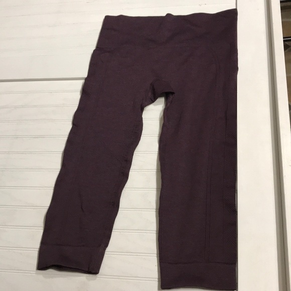 Zyia Seamless Performance Crop Tight Leggings
